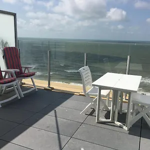 Apartment Penthouse Seafront, Ostende