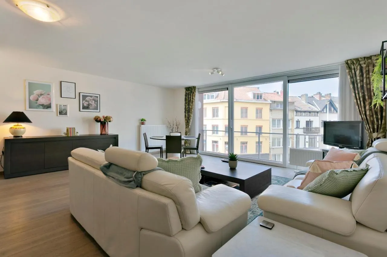 Lichtrijk Appartement Oostende Apartment Ostend